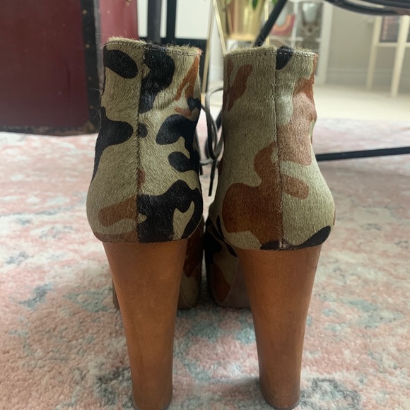 Jeffrey Campbell Boots - Picture 4 of 4